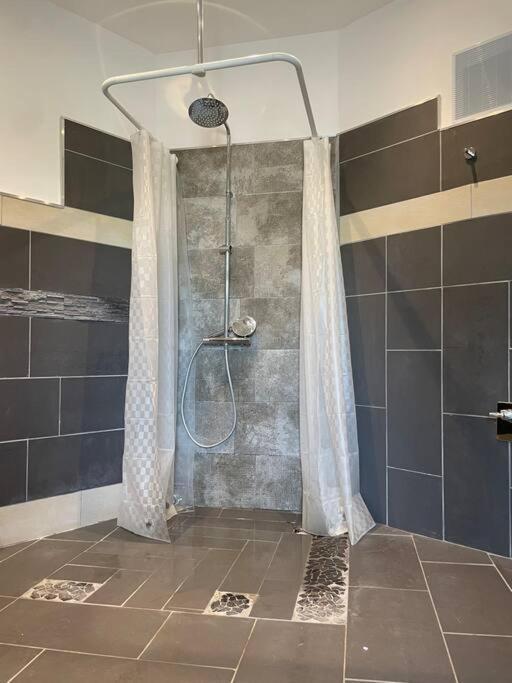Castle View Living 1 - Best Apartment In 魏尔堡 外观 照片